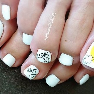 黄色スマイルのネイルデザイン ネイルブック