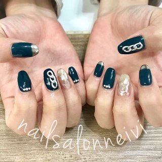 #ダークグリーン #メタリック #シルバー #チェーン #先端メタリック #うねうねネイル #広島市中区 #広島市ネイルサロン #オシャレネイル #おしゃれネイル #アートし放題 #秋 #冬 #ハンド #ワンカラー #チェーン #ミラー #ミディアム #グリーン #シルバー #メタリック #ジェルネイル #お客様 #nailsalon neivi #ネイルブック