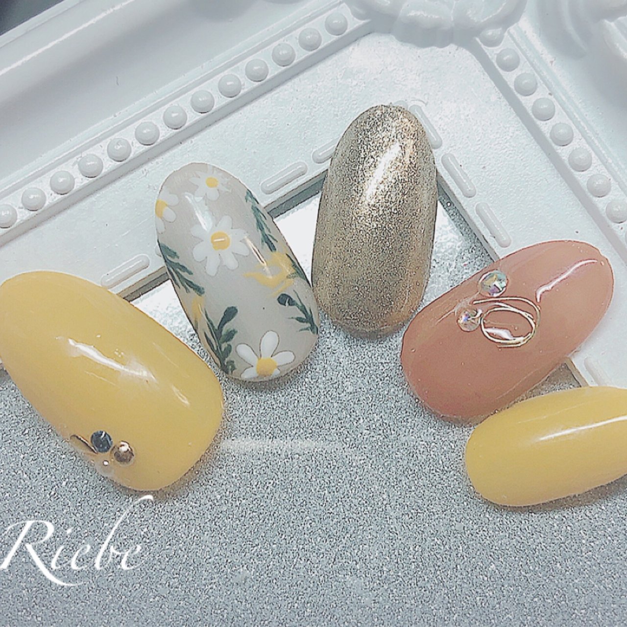 秋 冬 お正月 オフィス ハンド Private Nail Salon Riebe リーヴェ のネイルデザイン No ネイル ブック