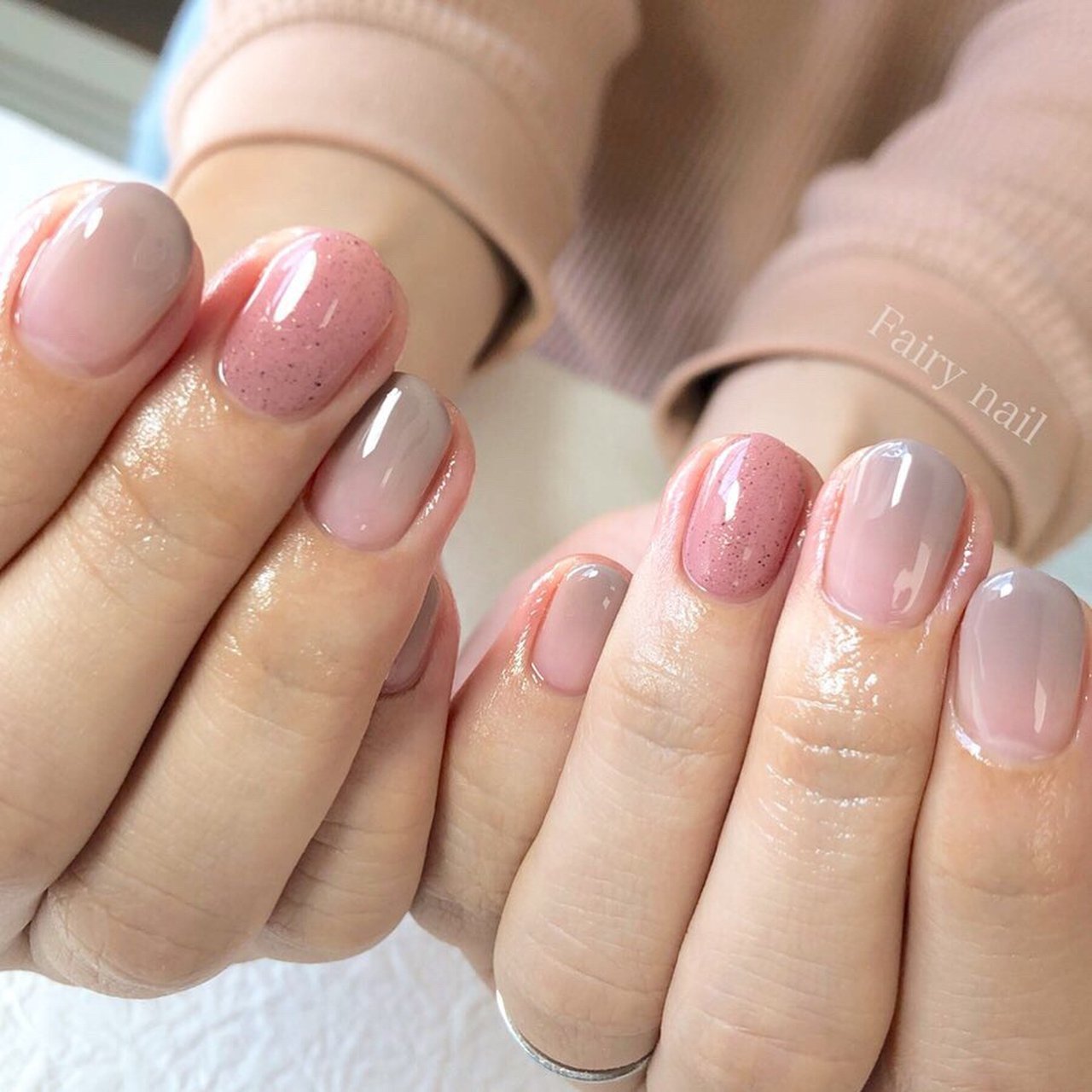 オールシーズン ハンド グラデーション ピンク グレージュ Fairy Nailのネイルデザイン No ネイルブック