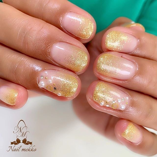 ハンド グラデーション ラメ ビジュー パール Nail Mekkoのネイルデザイン No ネイルブック