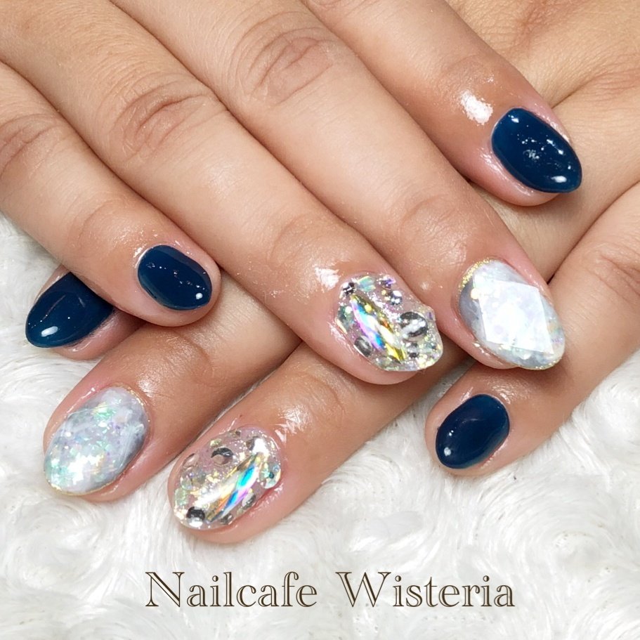 秋 冬 ハンド ネイビー シルバー Nailcafewisteriaのネイルデザイン