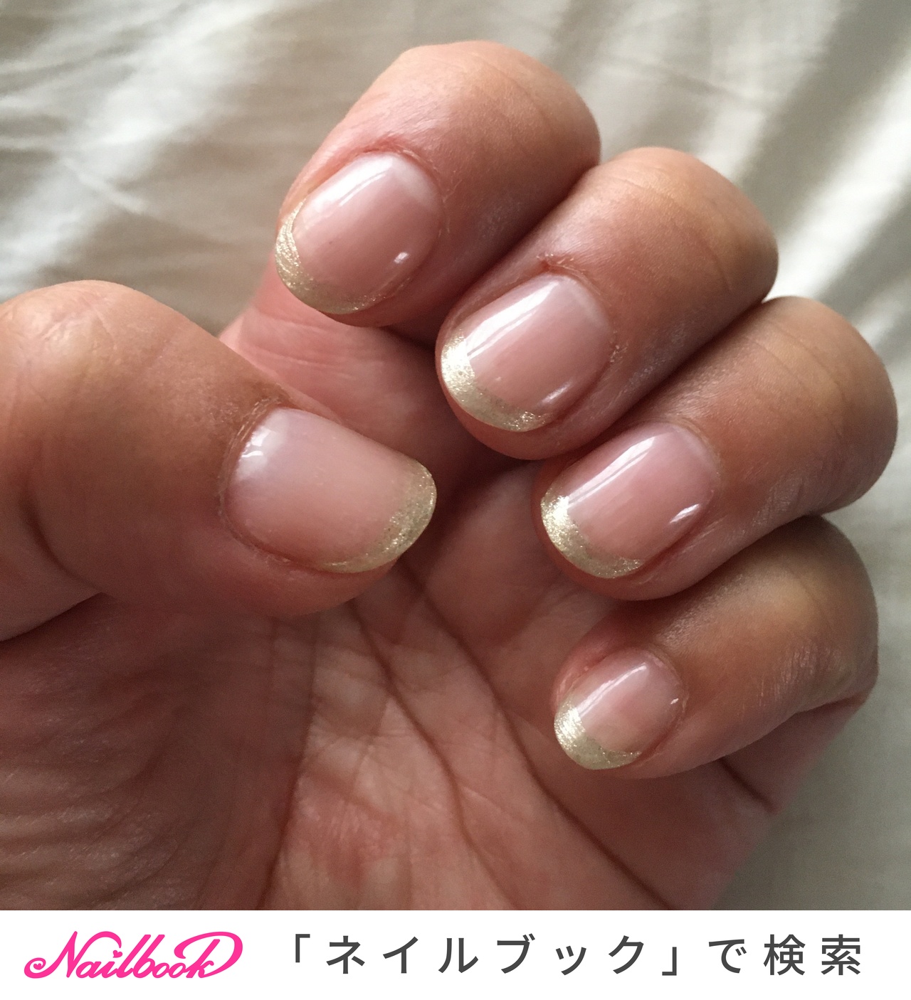 シンプル フレンチ ショート ゴールド ジェル Moani ネイルとアロマのお店 のネイルデザイン No ネイルブック