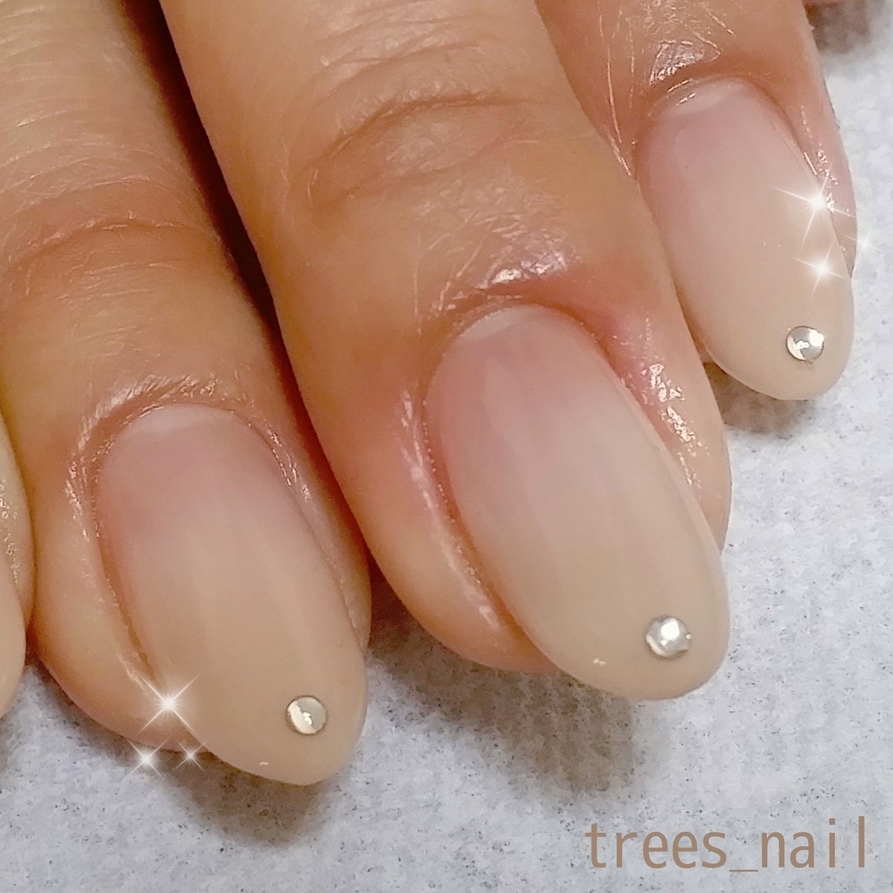 シンプル グラデーション ベージュ Trees Nailのネイルデザイン No ネイルブック