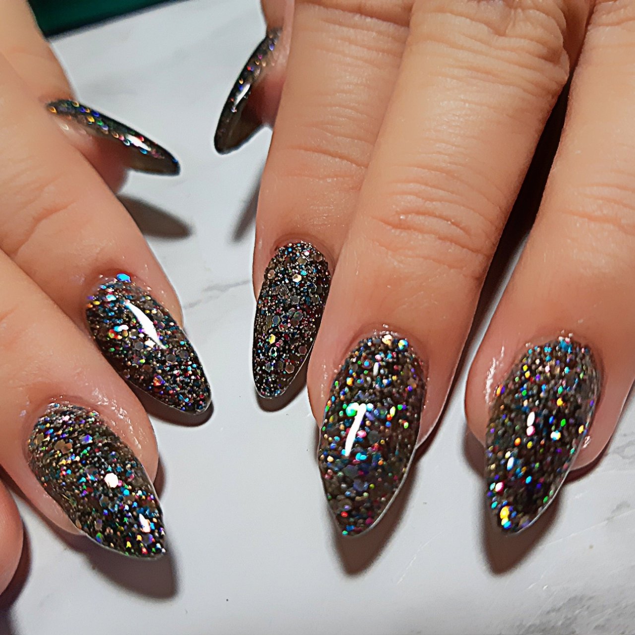 ハンド/ラメ/ブラック/お客様 - Mamiのネイルデザイン[No.4734403