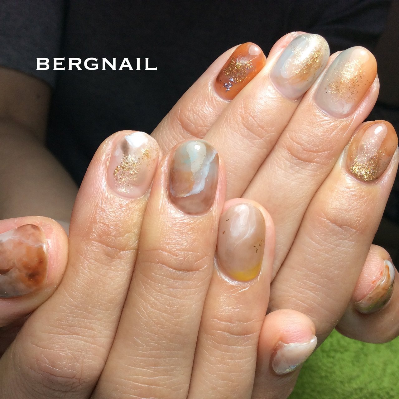 秋 冬 シースルー ニュアンス オレンジ Bergnailのネイルデザイン No ネイルブック