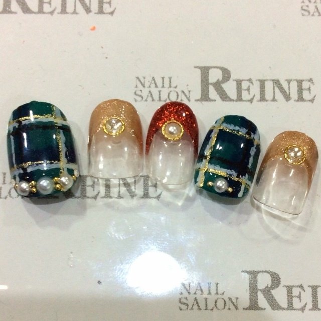 冬 お正月 クリスマス ハンド フレンチ レーヌ西葛西 Nailsalonreine のネイルデザイン No ネイルブック