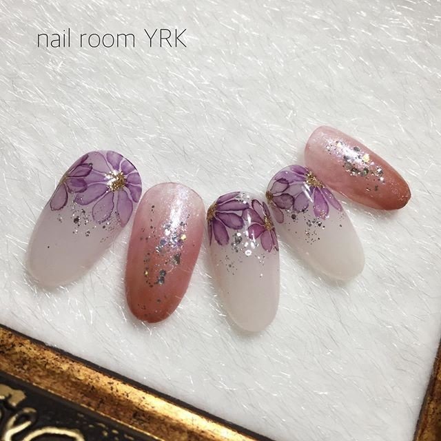 秋 オールシーズン ハンド ラメ フラワー Nail Room Yrkのネイルデザイン No ネイルブック