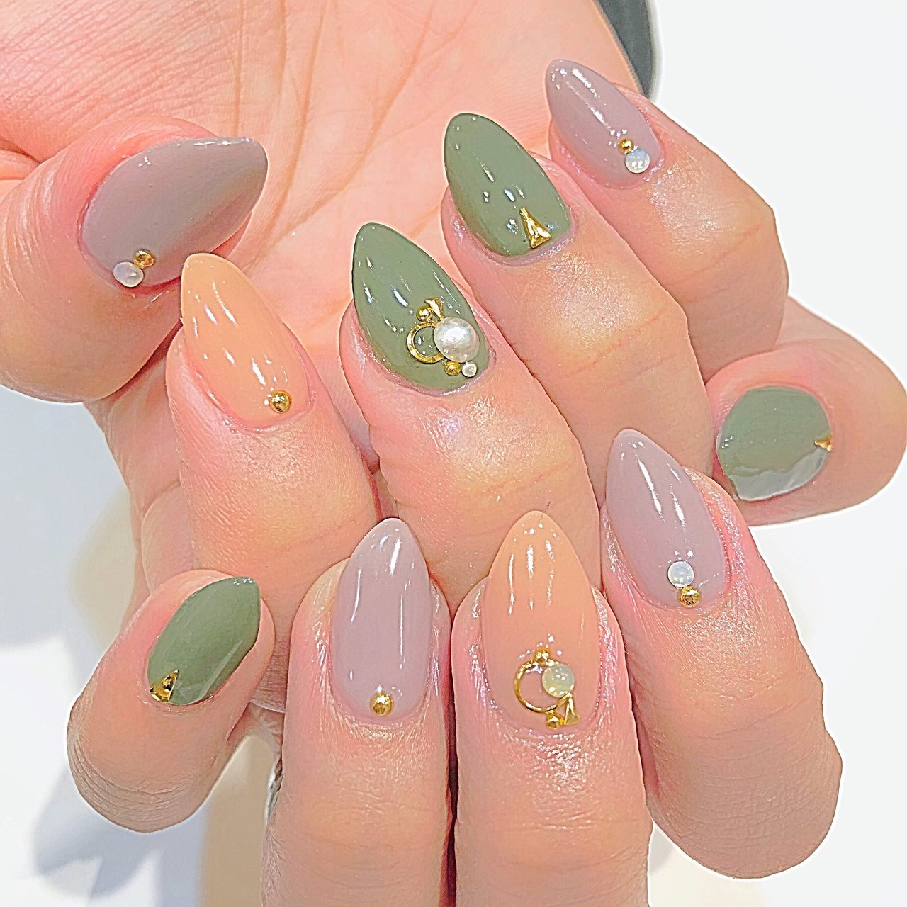 秋 ハンド アースカラー スモーキー ジェルネイル Lover Of Nailsのネイルデザイン No ネイルブック