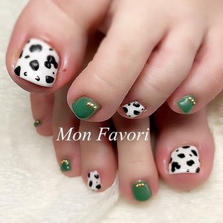 ペディキュア ダルメシアン柄のネイルデザイン ネイルブック