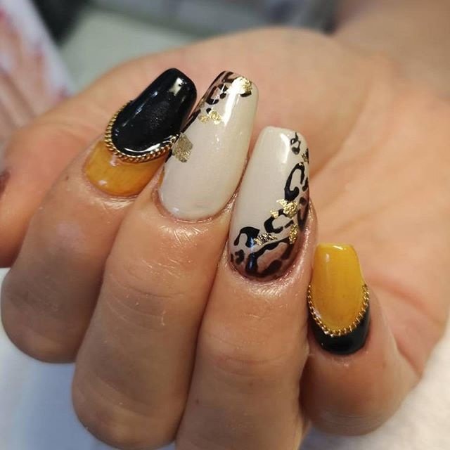 秋 冬 ハンド 変形フレンチ ワンカラー Ecn Nailのネイルデザイン No ネイルブック