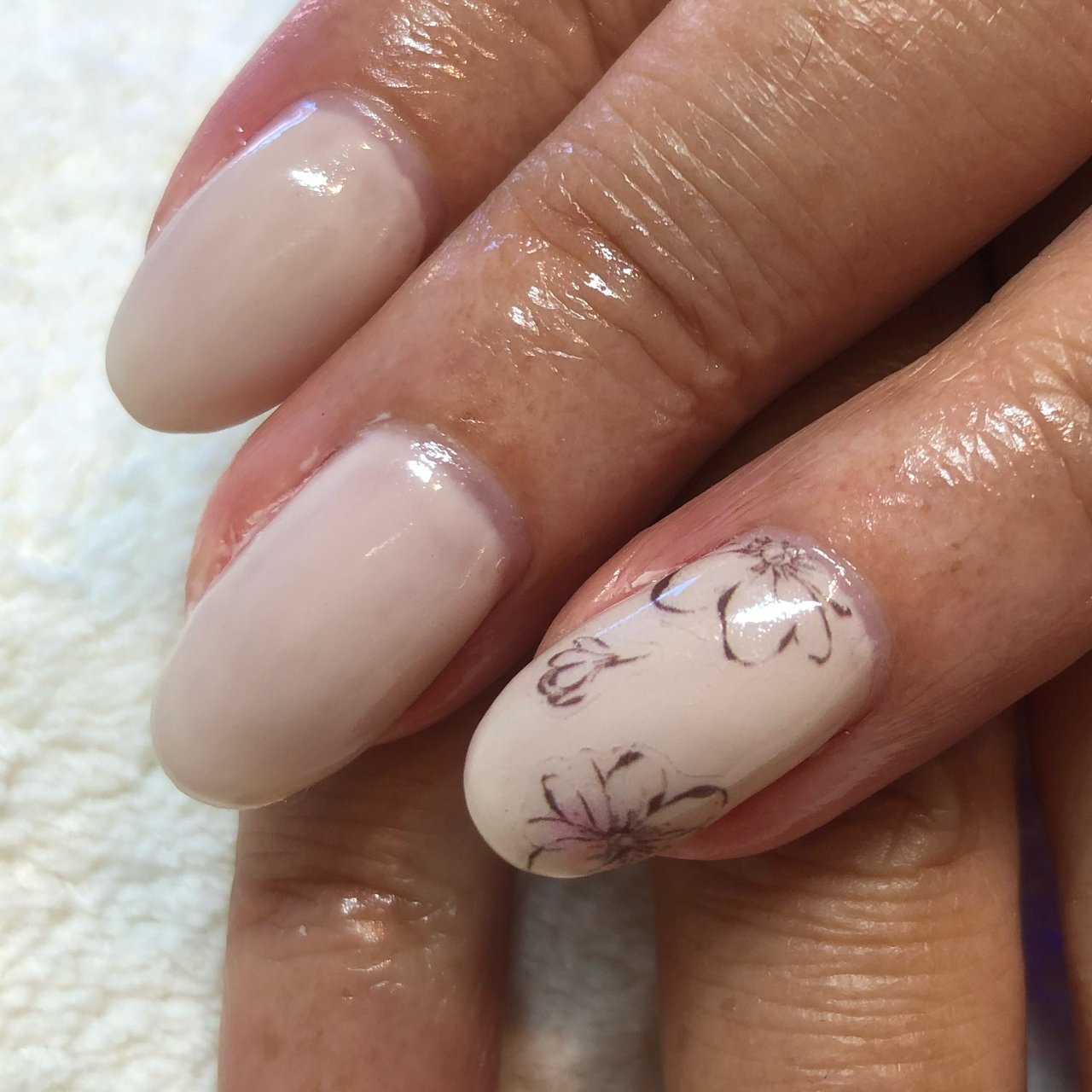 オールシーズン ハンド シンプル ミディアム ホワイト アトリエワイズ ネイルサロン トレーニングスクールのネイルデザイン No ネイルブック