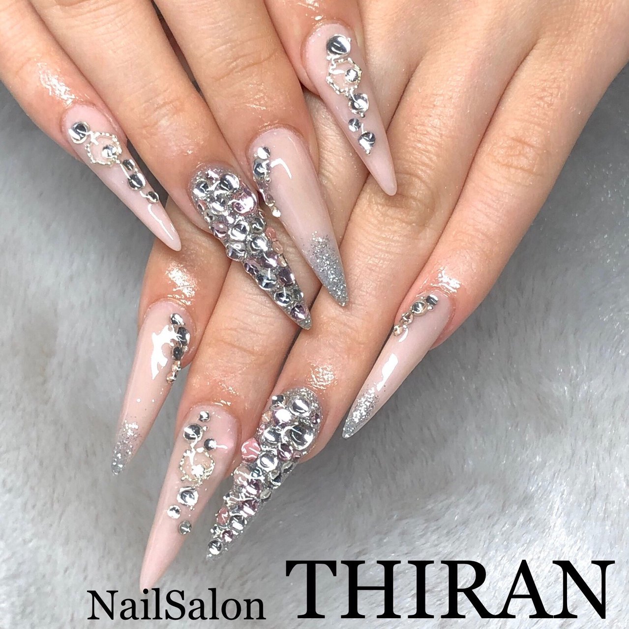 オールシーズン ハンド シンプル グラデーション ラメ Nailsalon Thiranのネイルデザイン No ネイルブック