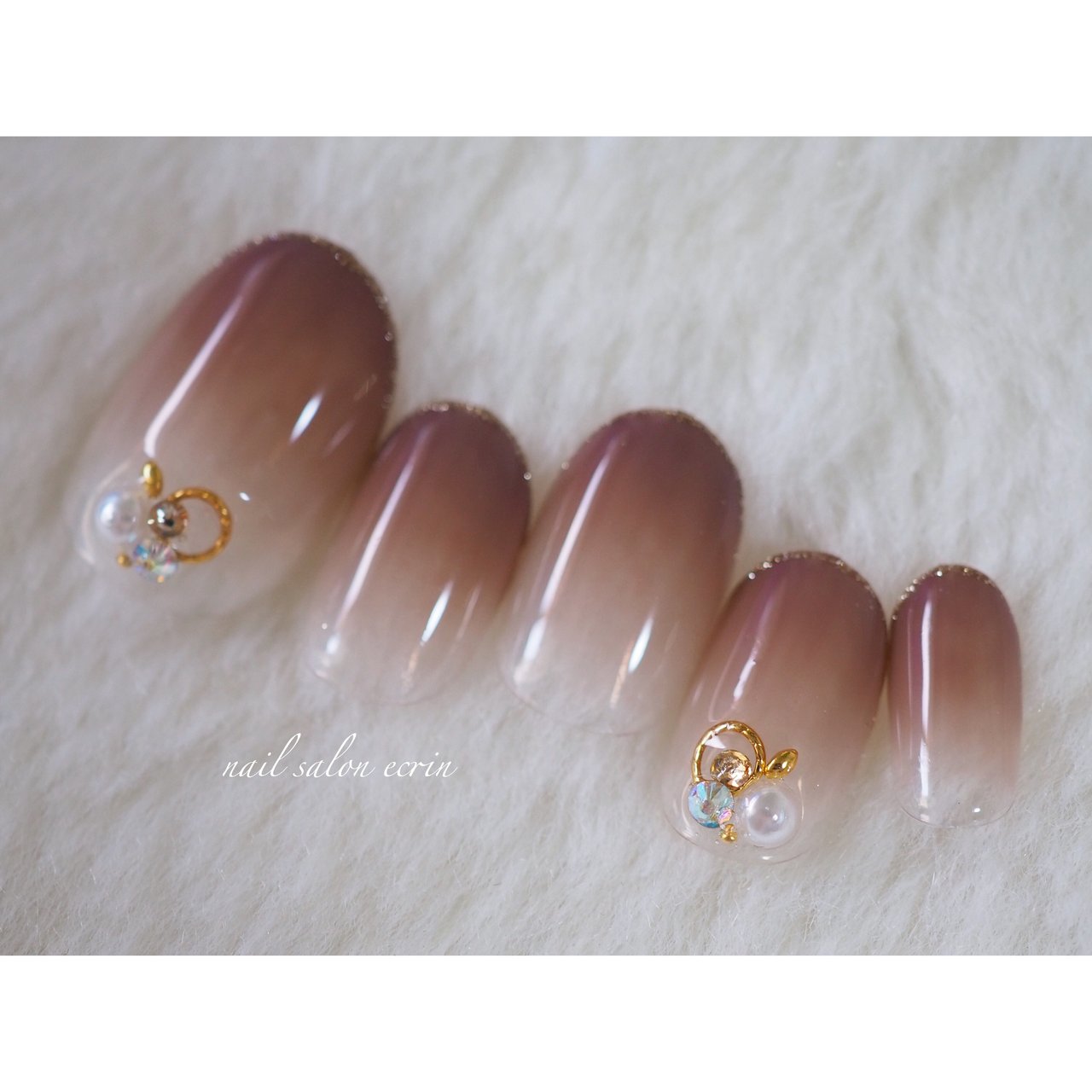 秋 冬 グラデーション ブラウン Nail Ecrinのネイルデザイン No ネイルブック