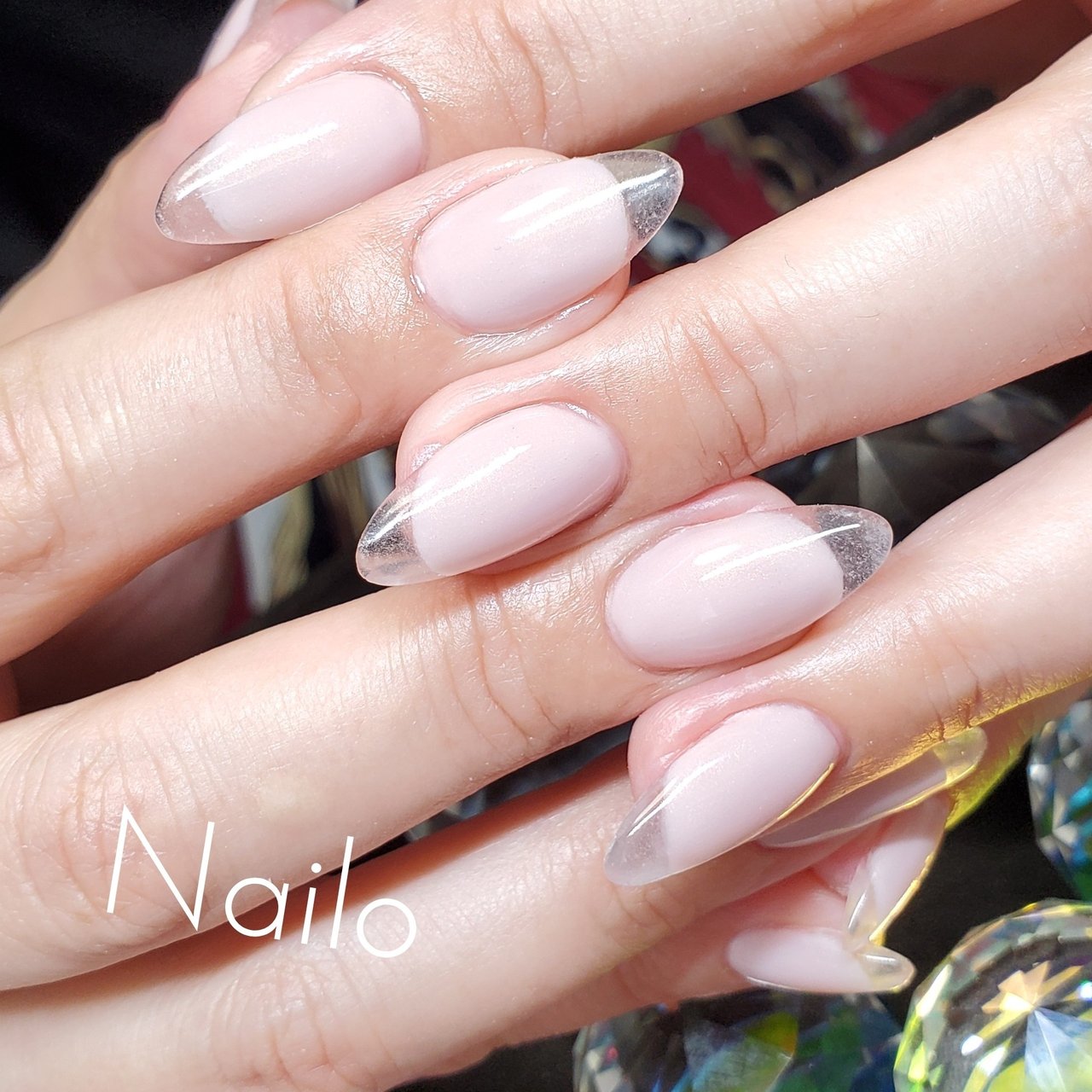 オールシーズン 変形フレンチ ロング クリア ベージュ Nailsalon Nailoのネイルデザイン No ネイルブック