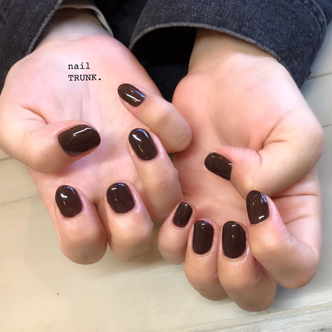 秋 ハンド ワンカラー ブラウン ジェル Nail Trunkのネイルデザイン No 4779608 ネイルブック