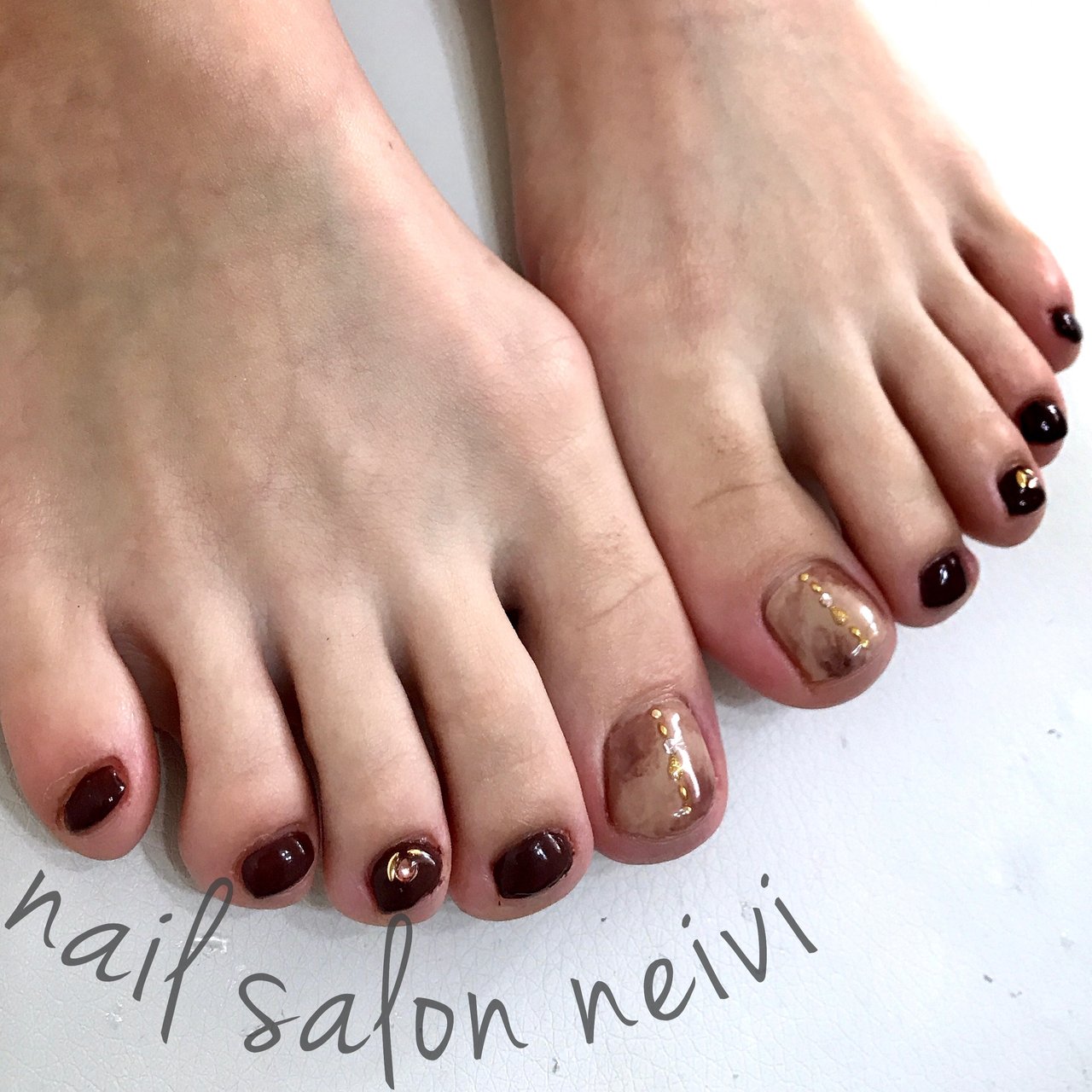 秋 フット ベージュ ブラウン ゴールド Nailsalon Neiviのネイルデザイン No ネイルブック