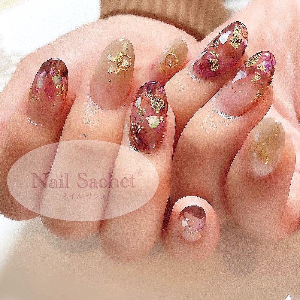 秋 冬 オールシーズン ステンドグラス ニュアンス 東京nailsachet ネイルサシェのネイルデザイン No ネイルブック