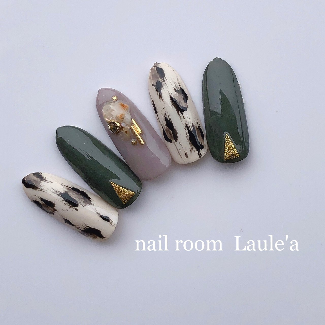 秋 冬 ハンド レオパード グリーン Nail Room Laule A Eriのネイルデザイン No ネイルブック