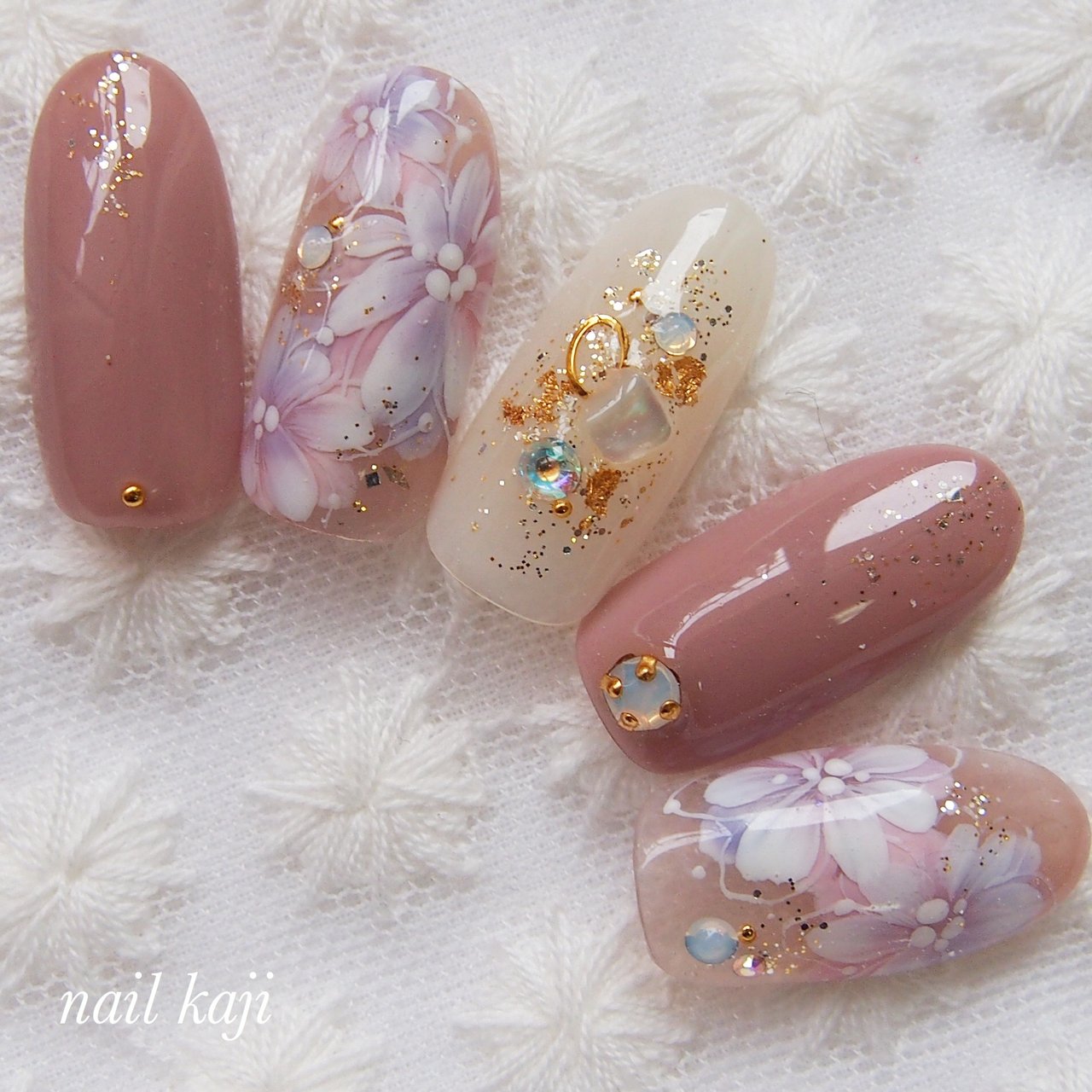 秋 冬 オールシーズン ハンド フラワー Nail Kajiのネイルデザイン No ネイルブック