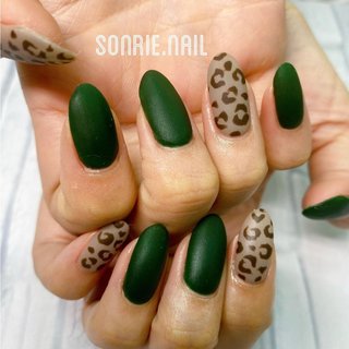 アッシュベージュのネイルデザイン ネイルブック