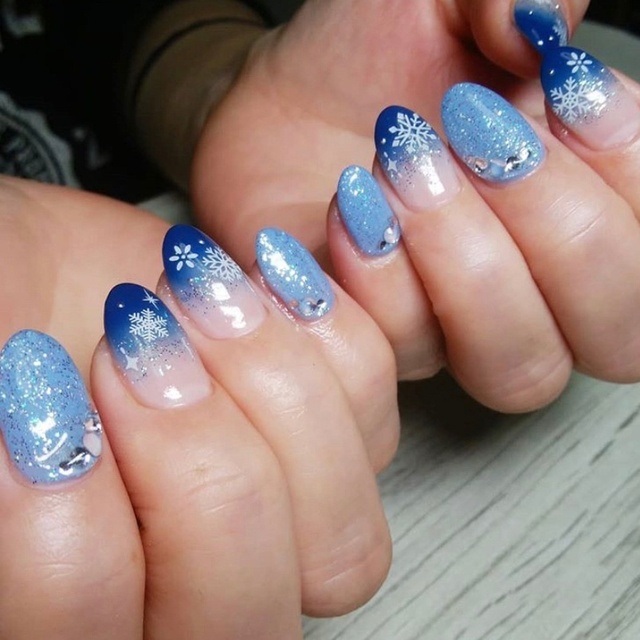 eyelash ＆ nail salon at【サロン アット⠀】｜滑津のネイルサロン