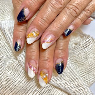 60代のお客様ネイルです^ ^いつもありがとうございます！ #60代のお客様 #変形フレンチ #ネイビーネイル #ダブルフレンチ #新長田ネイル #新長田ネイルサロンモア #新長田サロン #神戸ネイルサロン #神戸ネイル #神戸サロン #オールシーズン #デート #女子会 #ハンド #変形フレンチ #ミディアム #ベージュ #オレンジ #ネイビー #ジェルネイル #お客様 #More #ネイルブック