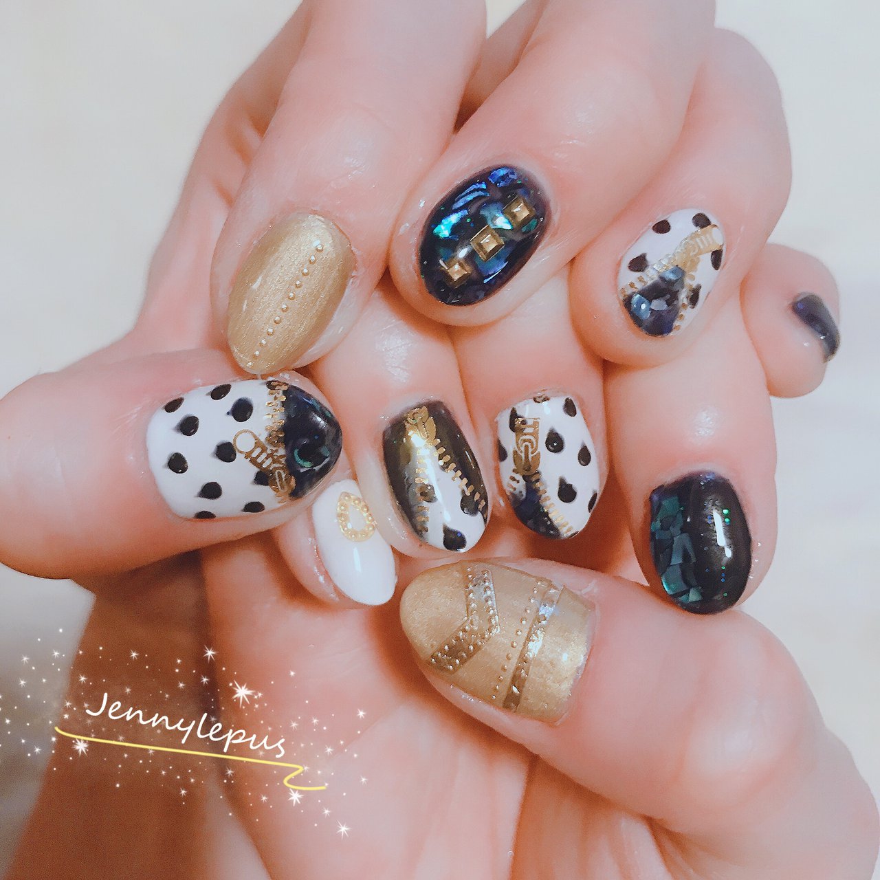 ハンド 痛ネイル ホワイト ネイビー セルフネイル Ming Wongのネイルデザイン No ネイルブック