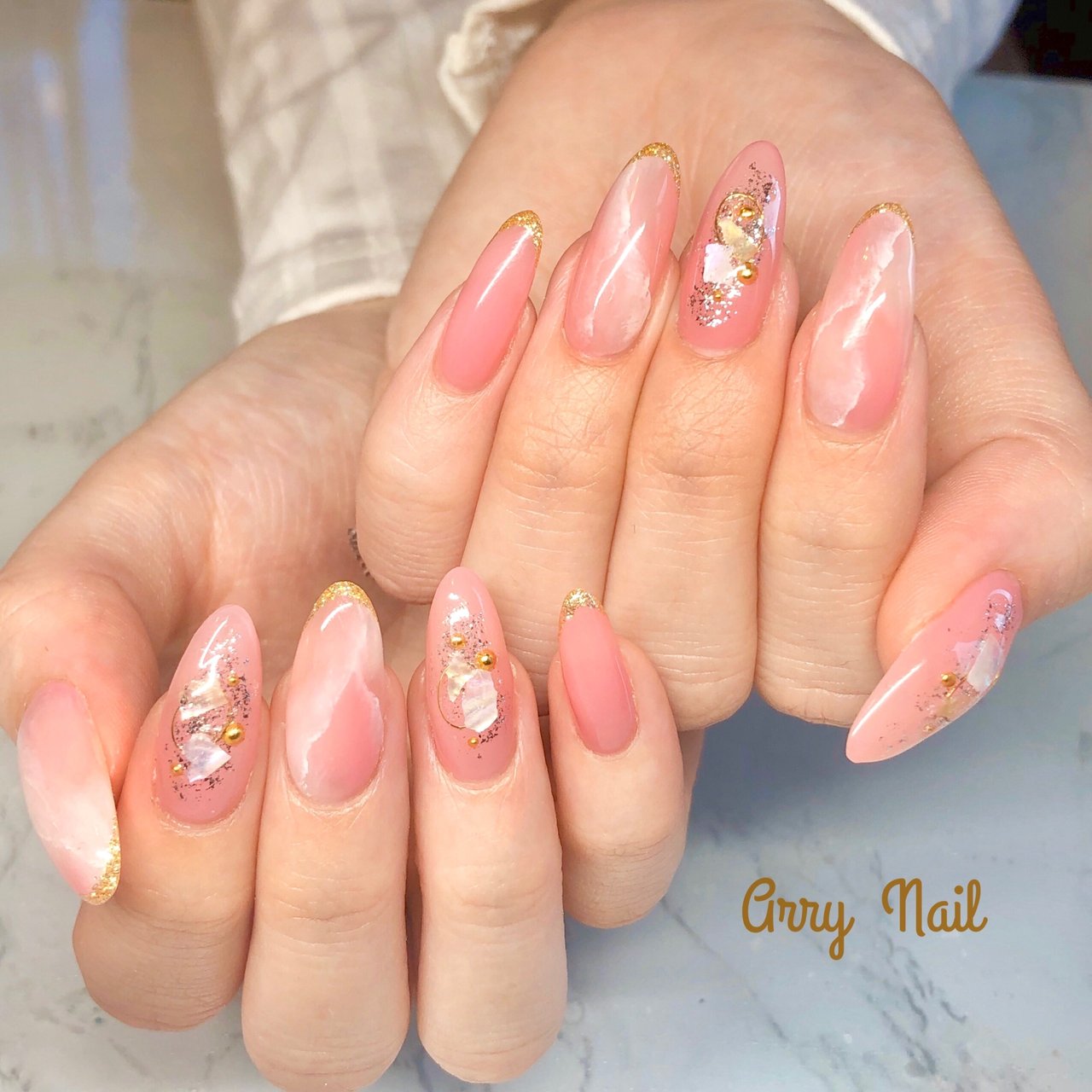 オールシーズン ハンド フレンチ ラメ シェル Arry Nail アリーネイルのネイルデザイン No ネイルブック