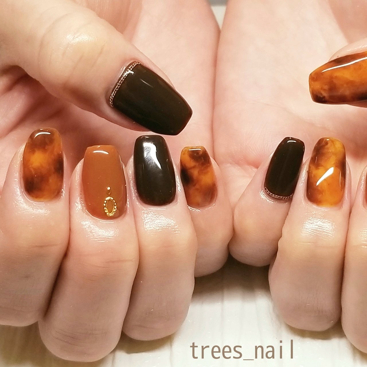 秋 冬 ハンド ワンカラー べっ甲 Trees Nailのネイルデザイン No ネイルブック