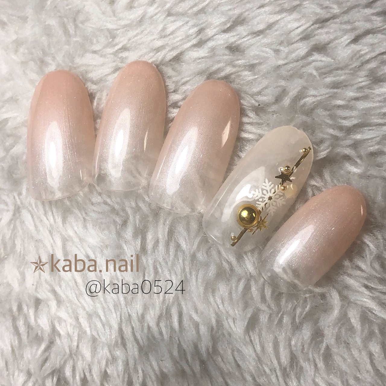 冬 グラデーション ミディアム ホワイト ベージュ Kaba Nailのネイルデザイン No 498 ネイルブック