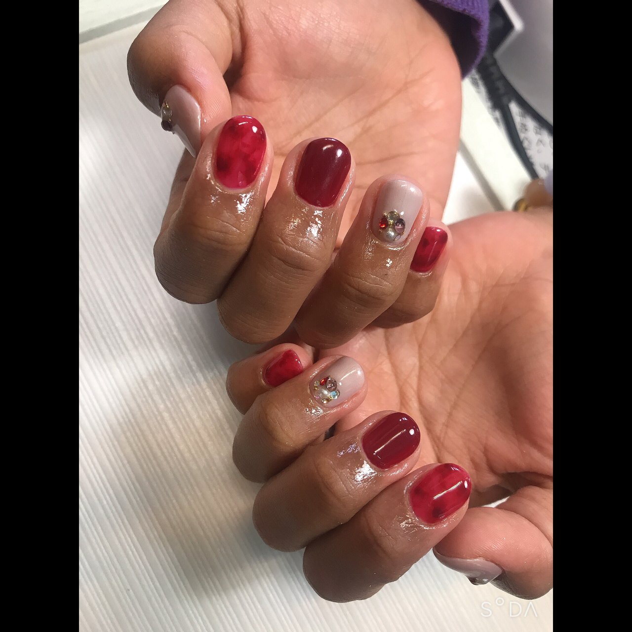秋 冬 ハンド ショート ボルドー Yuiのネイルデザイン No ネイルブック