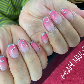 #ピンク#ピンクグラデーション#グラデーション#細フレンチネイル #スキニーフレンチ #メタリック#メタリックシルバーライン #メタリックジェル #メタリックシルバー #星#星ネイル #星スタッズ #シルバー#ドット#雪#70代のお客様 #グラムネイルズ #岩手ネイルサロン #盛岡ネイルサロン #盛岡フィルイン #フィルイン #オールシーズン #ハンド #フレンチ #ミディアム #ピンク #メタリック #ジェルネイル #asami_glam_n #ネイルブック