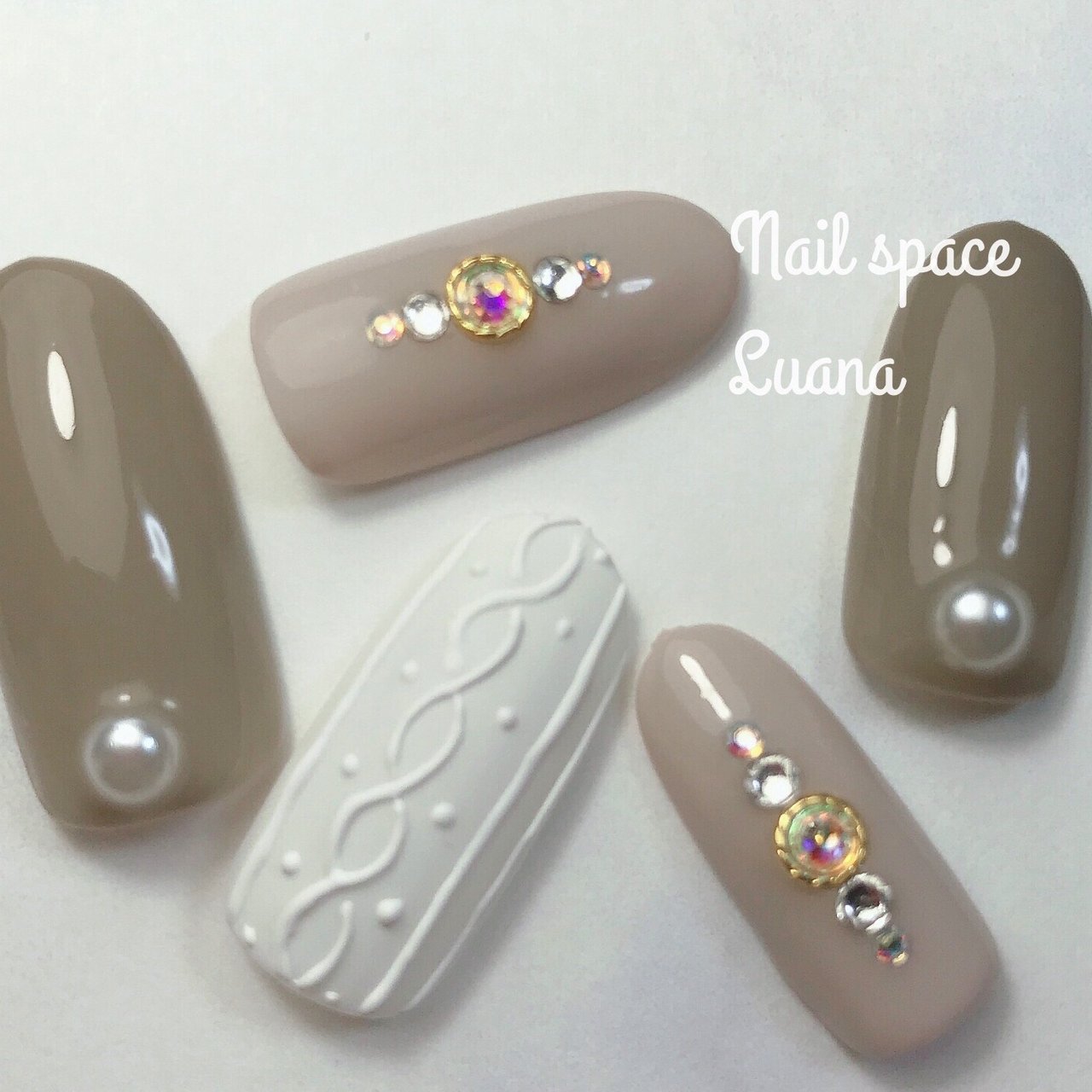 冬 お正月 成人式 デート ハンド Nail Space Luanaのネイルデザイン