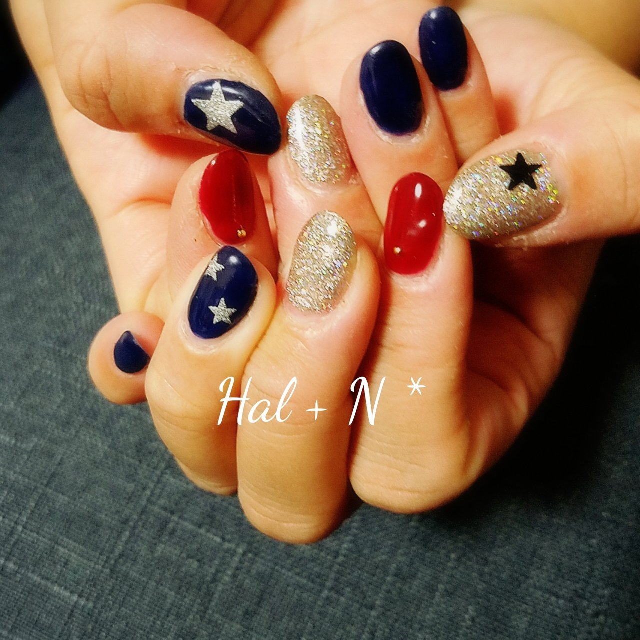 秋 冬 ハンド レッド ネイビー Hal N のネイルデザイン No ネイルブック