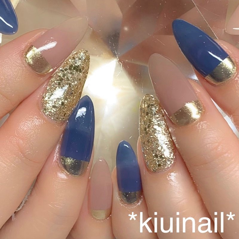 ハンド ミラー ロング ベージュ ネイビー Kiuinailのネイルデザイン No ネイルブック