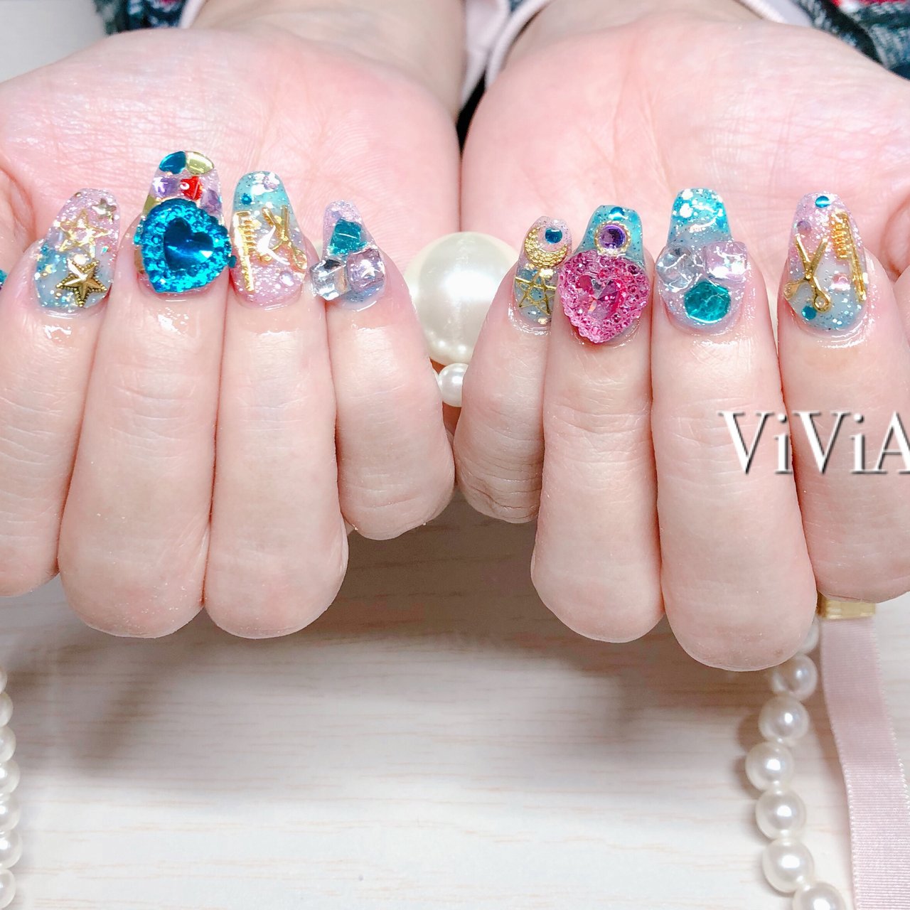 冬 オールシーズン パーティー ハンド ラメ Nail Vivia ネイル ビビア のネイルデザイン No ネイルブック