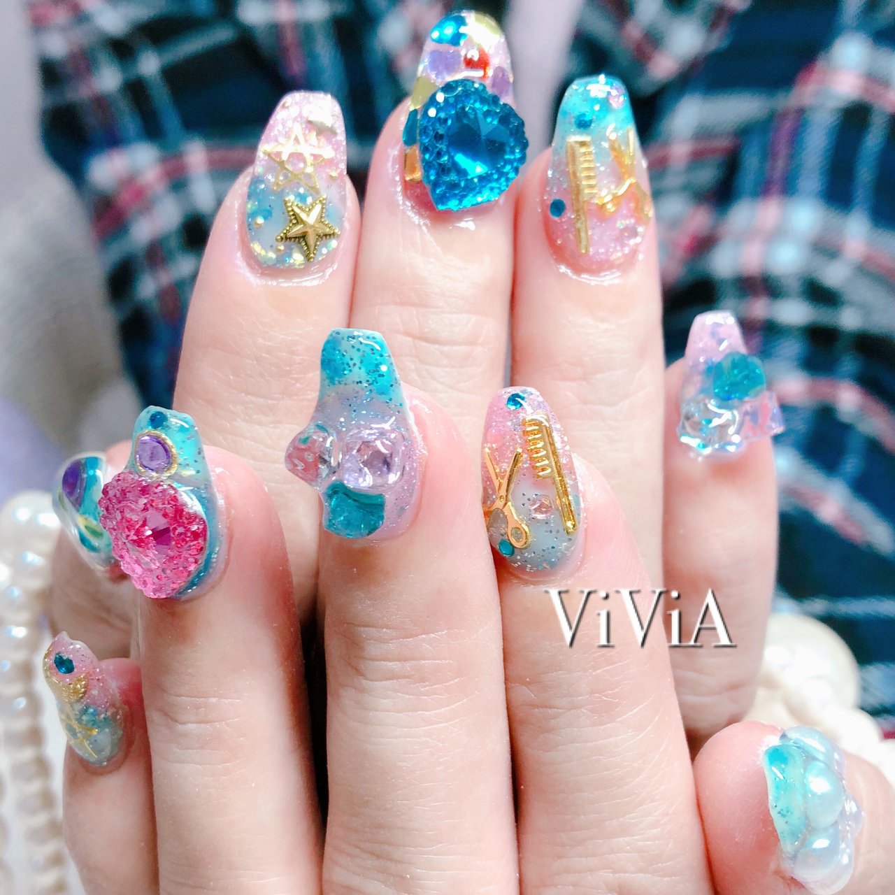 冬 オールシーズン パーティー ハンド ラメ Nail Vivia ネイル ビビア のネイルデザイン No ネイルブック