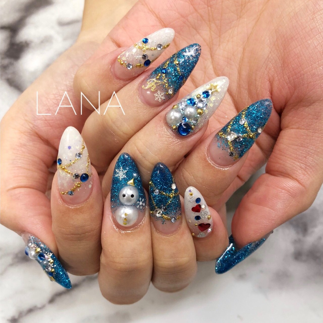 冬 クリスマス ホワイト ブルー ゴールド Lana Nailのネイルデザイン No ネイルブック