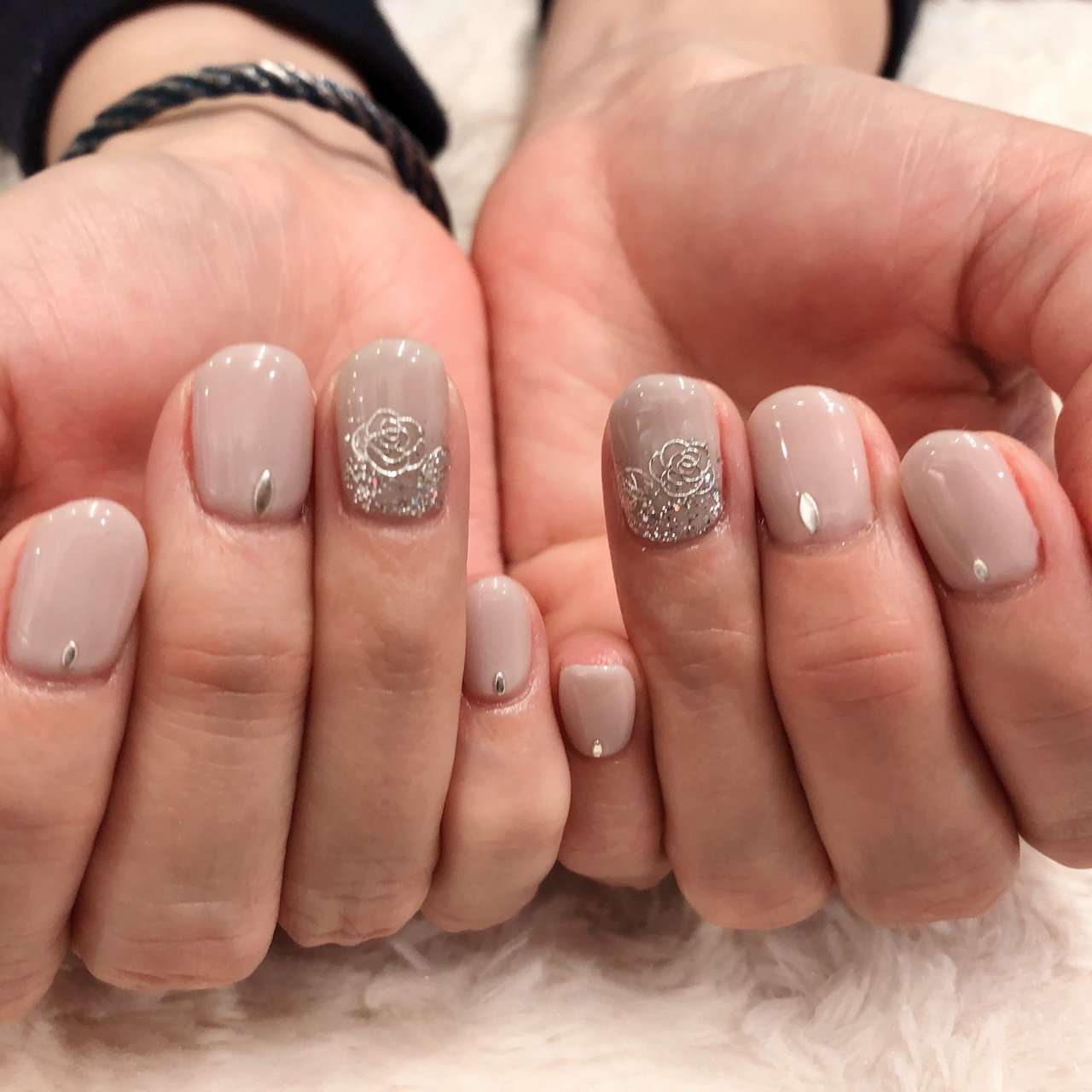 オールシーズン ハンド シンプル ショート グレージュ Nailsalonlilyのネイルデザイン No ネイルブック