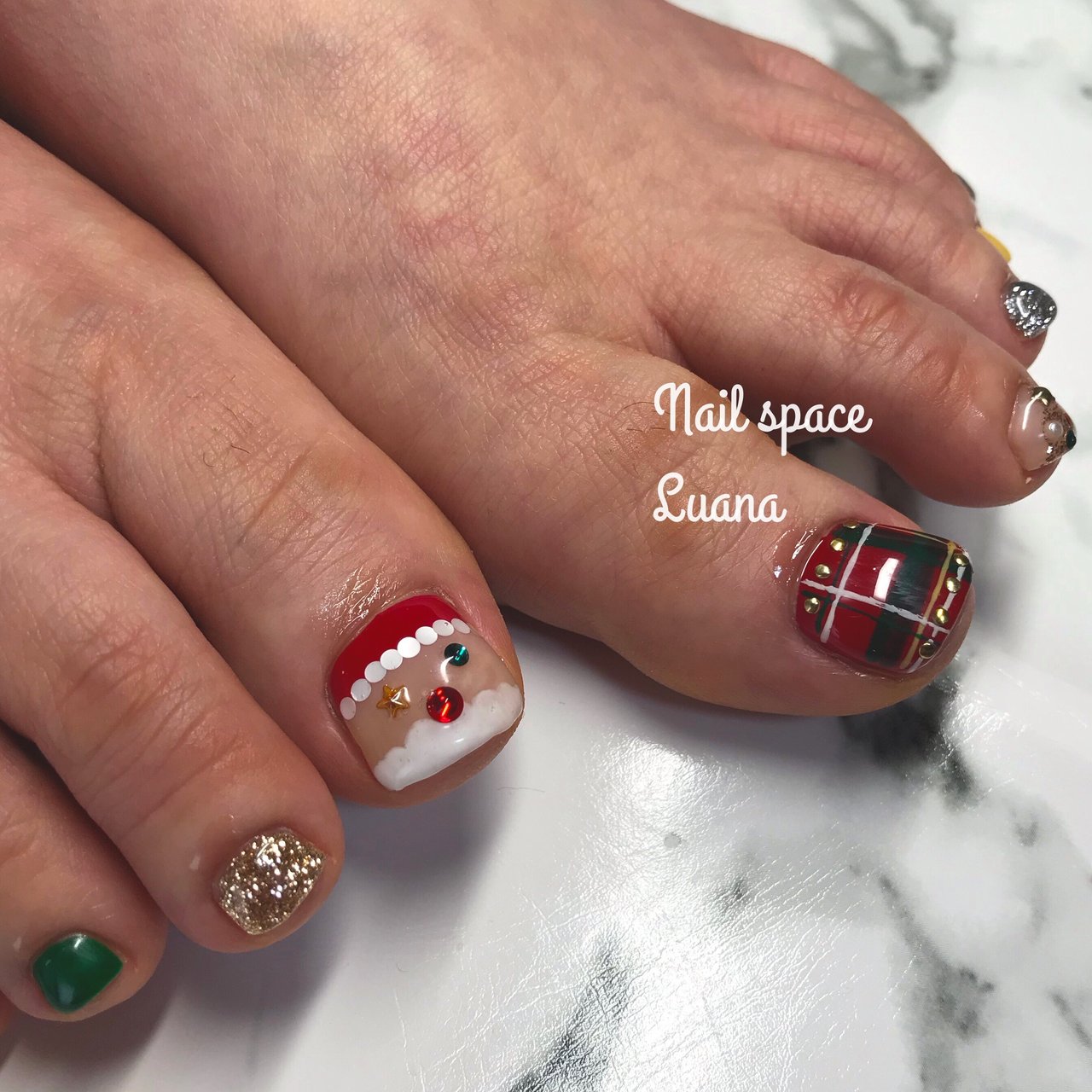 冬 クリスマス フット ラメ ワンカラー Nail Space Luanaのネイル