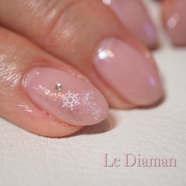 冬 ハンド 雪の結晶 ミディアム ピンク Le Diamanのネイルデザイン No ネイルブック