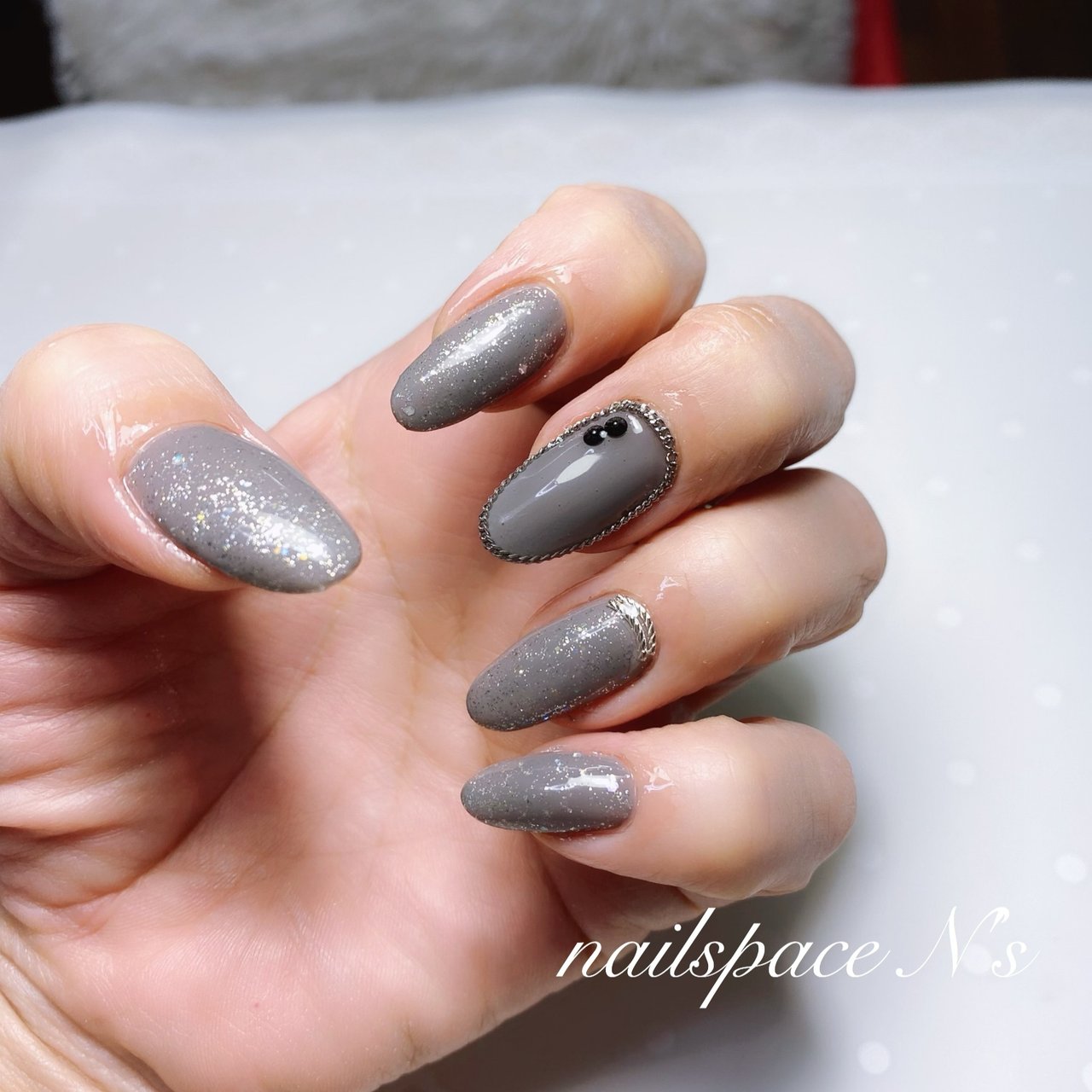 冬 オールシーズン ハンド ラメ チェーン Naluluのネイルデザイン No ネイルブック