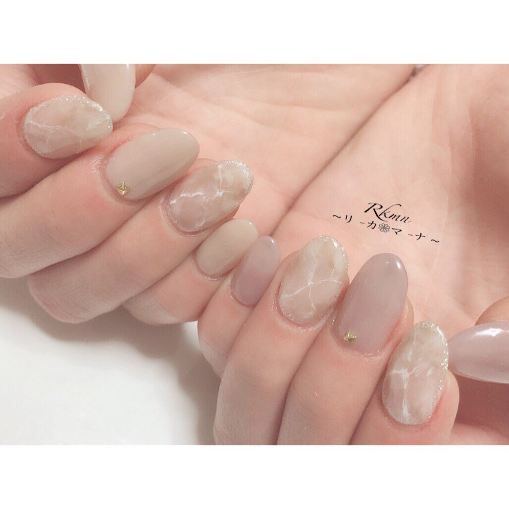 オールシーズン ハンド シンプル 大理石 ミディアム Rkmn リ カ マ ナ のネイルデザイン No ネイルブック