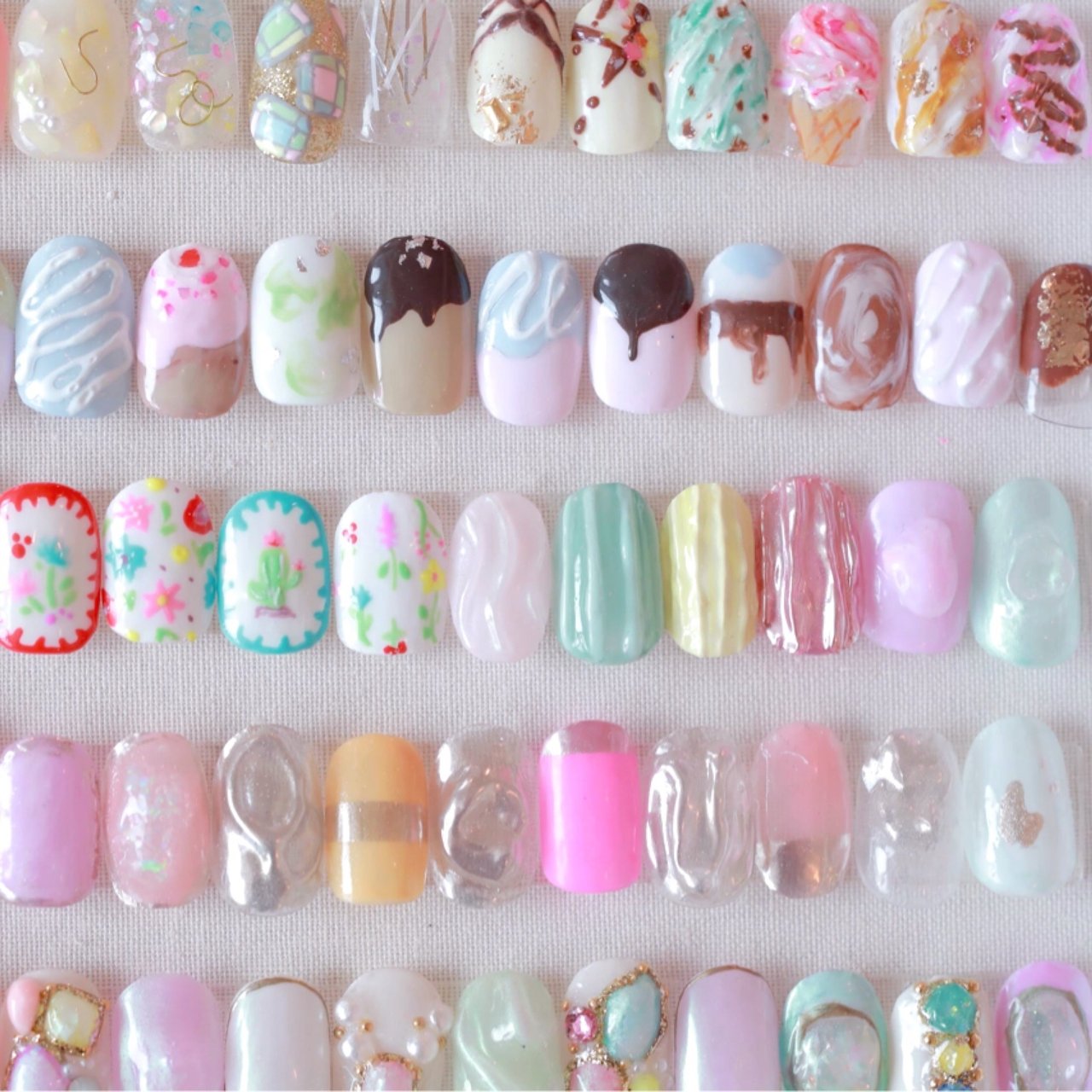冬 お正月 クリスマス ブライダル ハンド Nail Deco Monaria のネイルデザイン No 423 ネイルブック