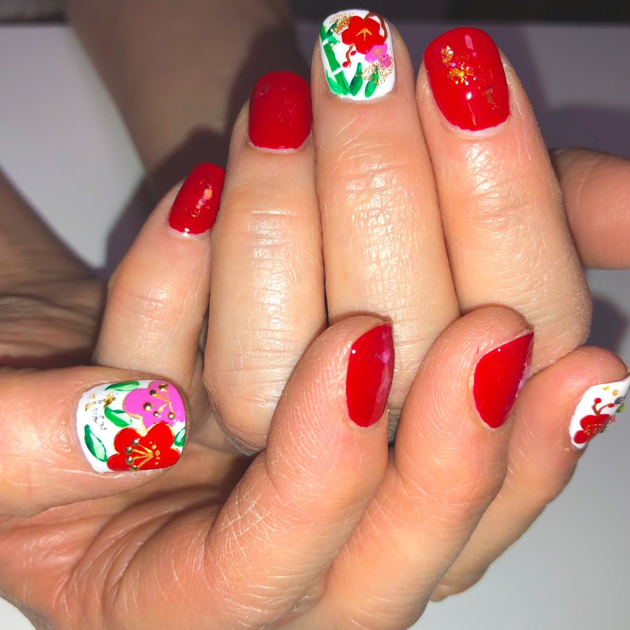 お正月 ハンド フラワー ショート レッド Yuuのネイルデザイン No ネイルブック