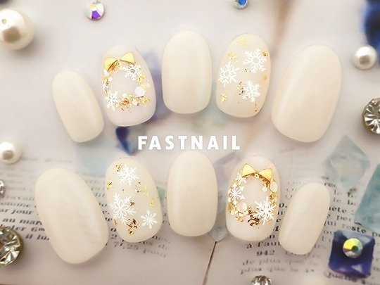 ハンド シンプル ワンカラー 雪の結晶 ミディアム Fast Nail ファストネイル のネイルデザイン No ネイルブック