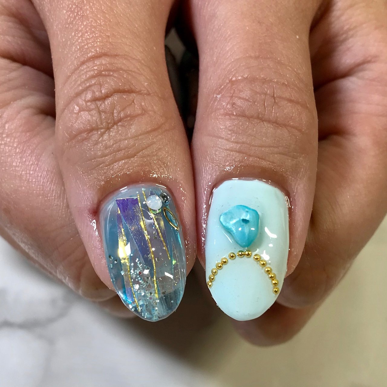 オールシーズン ラメ ビジュー ハート イニシャル Nail Room Amery のネイルデザイン No ネイルブック