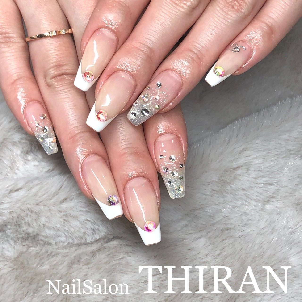 オールシーズン ハンド シンプル フレンチ グラデーション Nailsalon Thiranのネイルデザイン No 475 ネイルブック