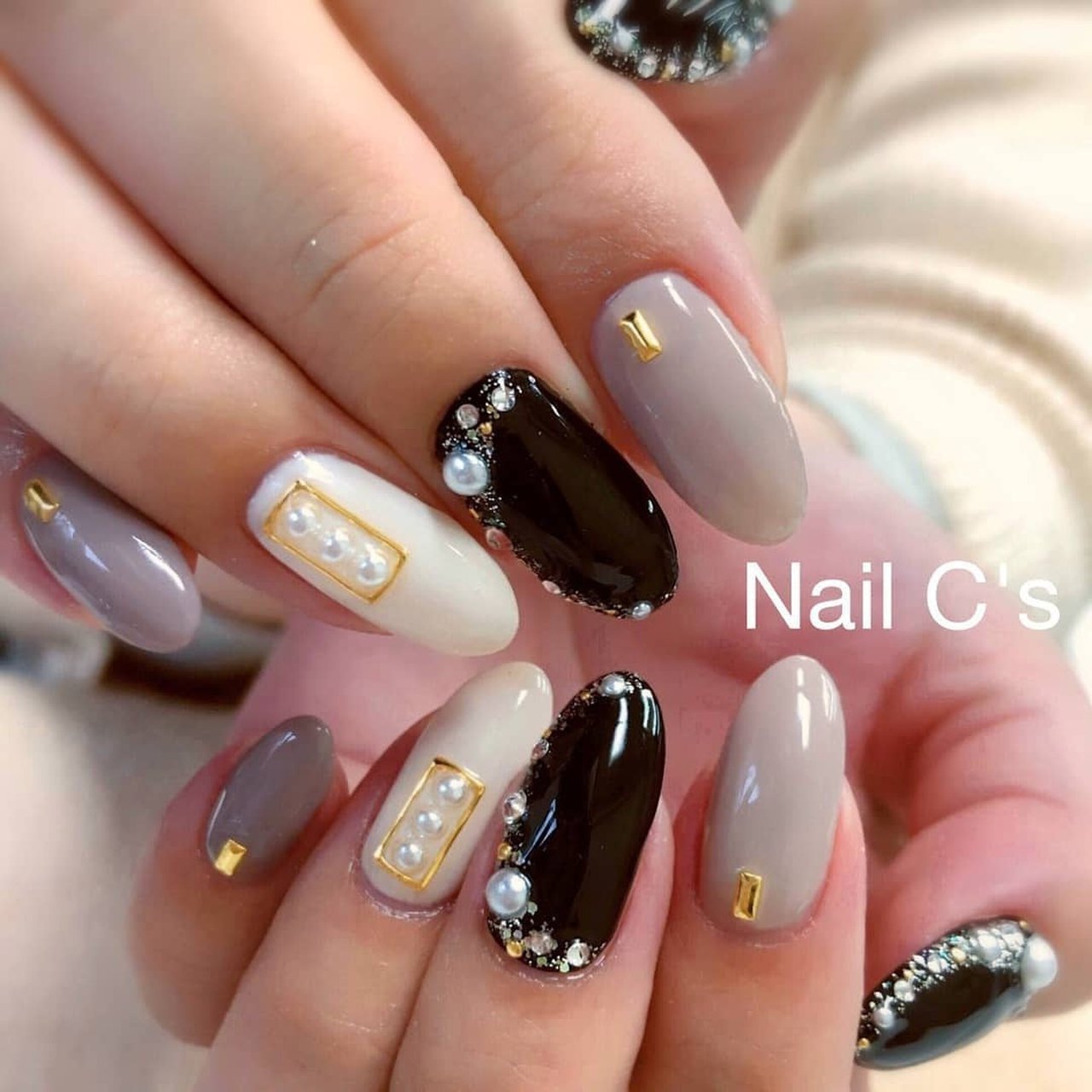 冬 オールシーズン パーティー ハンド ビジュー Yumi Yoshikura Nail C S ネイルシーズ のネイルデザイン No ネイルブック